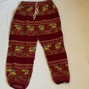 ROMCHARD Women's Elephant Print Joggers - Maroon